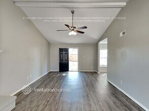 1713 Lewis Trail in Grand Prairie, TX - Foto de edificio - Building Photo