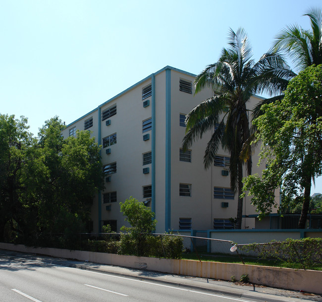 Grove Princess Apartments in Miami, FL - Building Photo - Building Photo