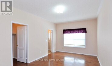 11 Midvale Rd in Brampton, ON - Building Photo - Building Photo