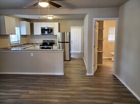 133 Claremont Ave, Unit Unit 3 in San Antonio, TX - Building Photo