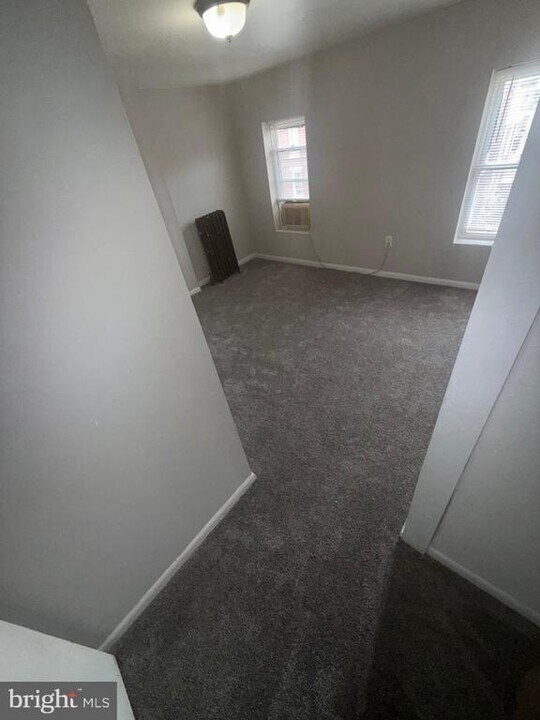663 Kohn St in Norristown, PA - Building Photo