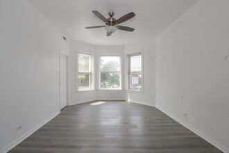 4702 W Fulton St in Chicago, IL - Building Photo - Building Photo