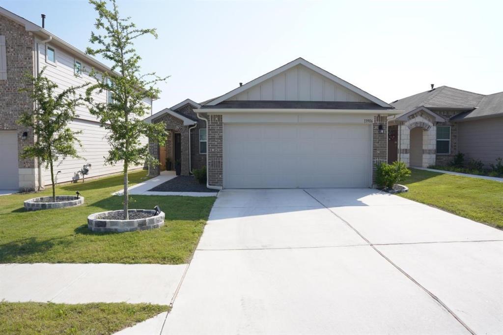 13906 Levy Ln in Pflugerville, TX - Foto de edificio