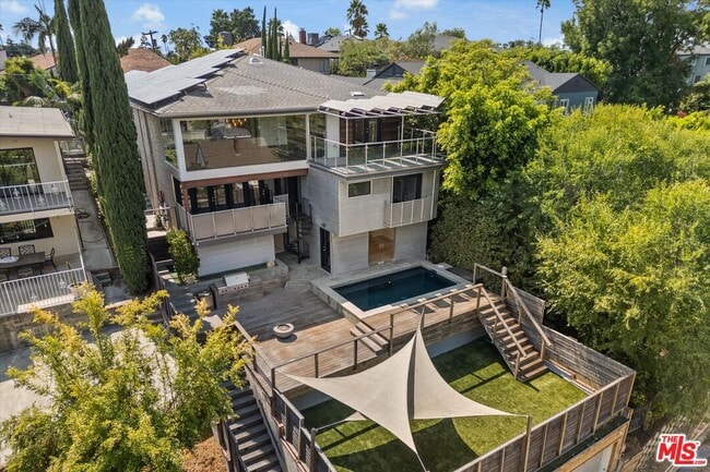 property at 4075 Los Nietos Dr