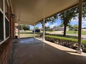 5539 NW Eisenhower Dr in Lawton, OK - Foto de edificio - Building Photo