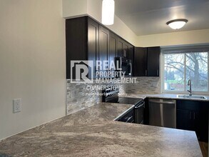 5711 E G Ave in Kalamazoo, MI - Building Photo - Building Photo