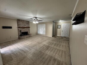 104 Ridgewood Dr in Victoria, TX - Building Photo - Building Photo