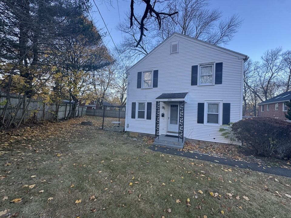 224 Melville Dr in Fairfield, CT - Building Photo