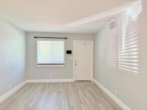 1702 NE 9th St in Fort Lauderdale, FL - Building Photo - Building Photo