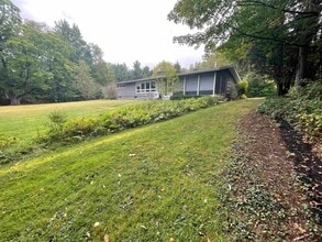1128 Town Line Rd in Rutland, VT - Building Photo - Building Photo