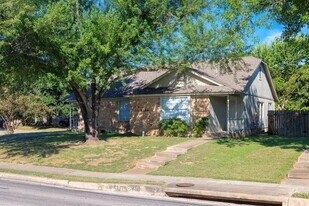 8204 West Gate Blvd in Austin, TX - Building Photo