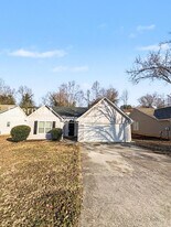 972 Maple Leaf Ridge in Jonesboro, GA - Building Photo