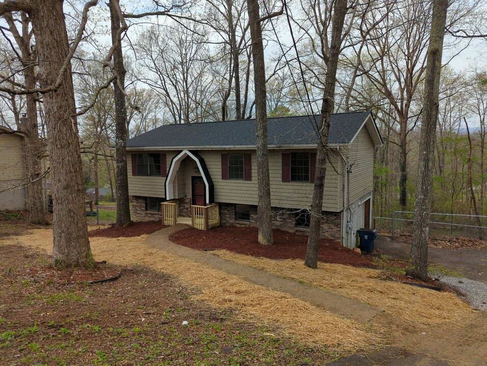 1605 Wendy Cir in Soddy Daisy, TN - Building Photo