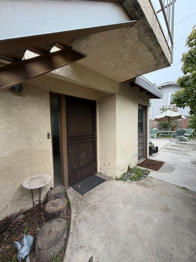 334 Newport Ave in Long Beach, CA - Building Photo - Building Photo