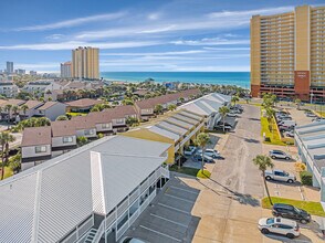 17642 Front Beach Rd in Panama City Beach, FL - Foto de edificio - Building Photo