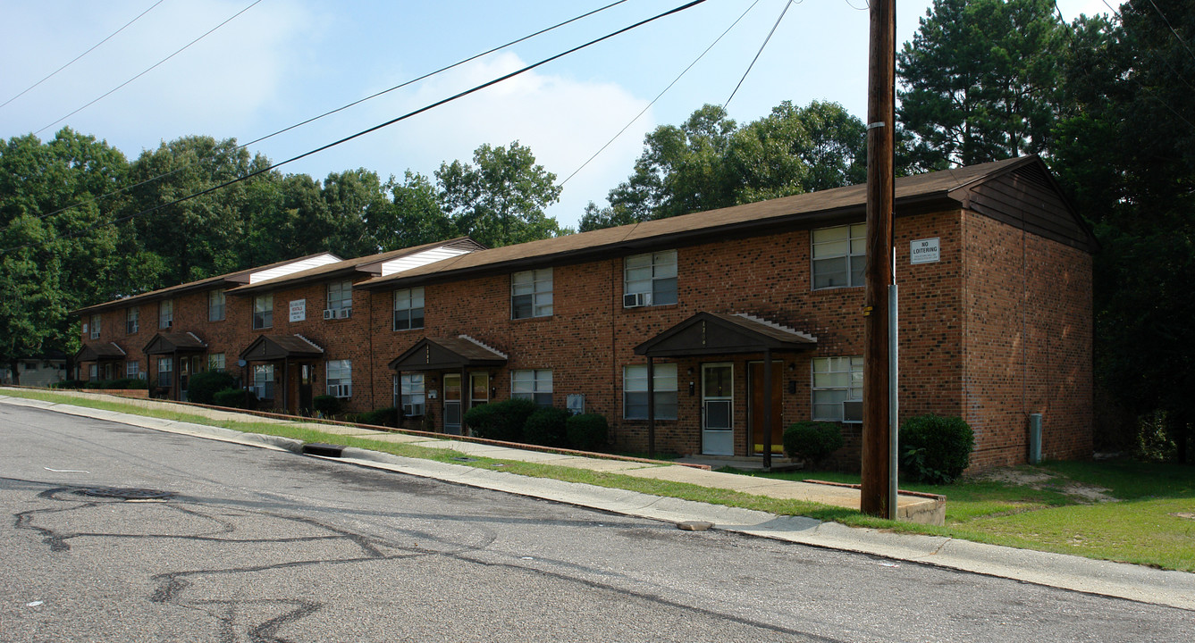 1700-1708 Newark Ave in Fayetteville, NC - Building Photo