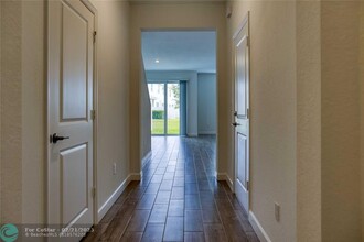 4326 Pond Lily Ln in Greenacres, FL - Foto de edificio - Building Photo