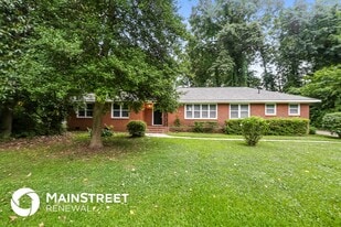 6608 Elmwood Cir in Charlotte, NC - Building Photo