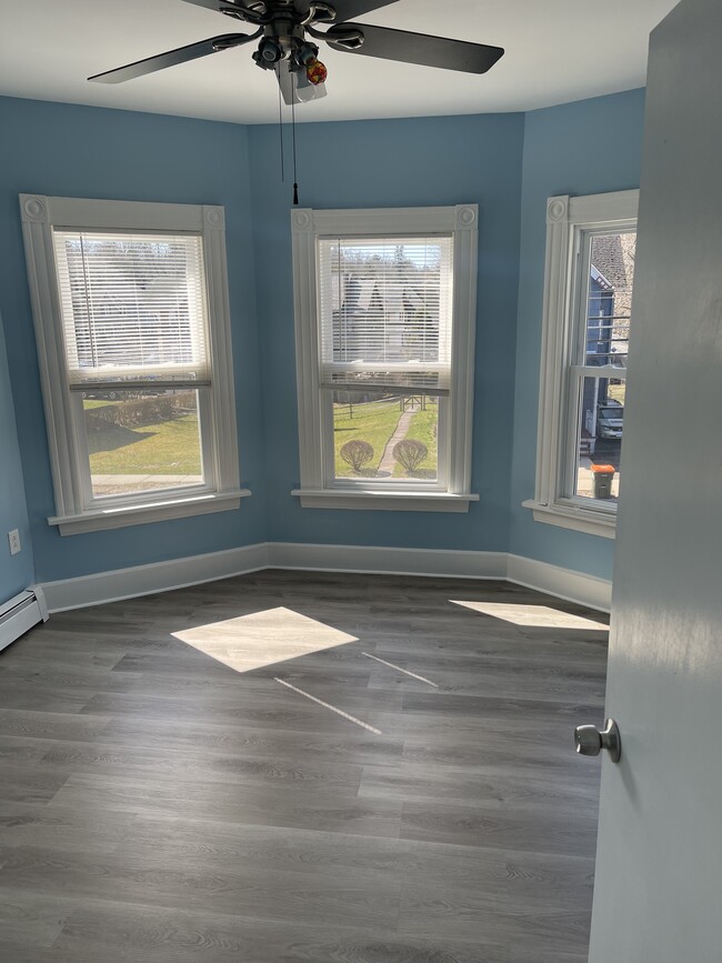 324 Liberty St, Unit 2 in Meriden, CT - Building Photo - Building Photo