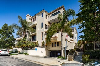 Residential Condominums in Los Angeles, CA - Building Photo - Building Photo