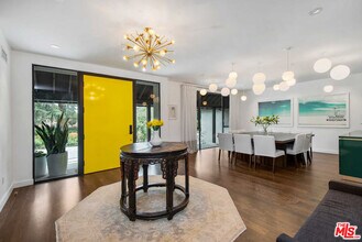 17352 Magnolia Blvd in Los Angeles, CA - Building Photo - Building Photo