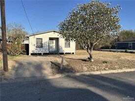 9 N Cantu St in Weslaco, TX - Building Photo