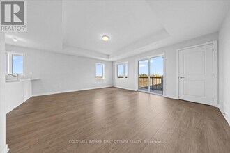 110 Parnian Private in Ottawa, ON - Building Photo - Building Photo