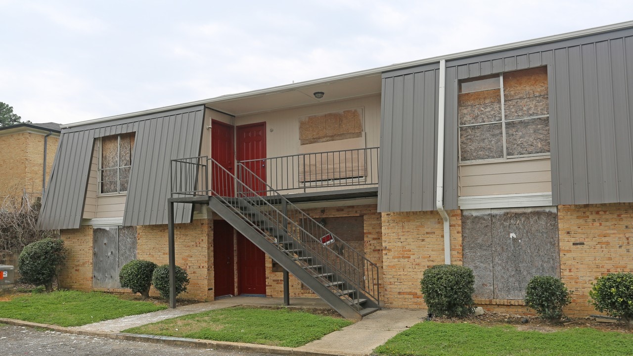Palms at Center Point in Center Point, AL - Building Photo