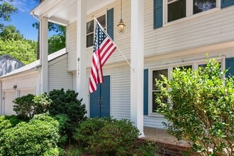 1106 Showalter Rd in Yorktown, VA - Building Photo - Building Photo