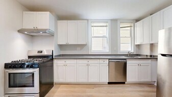 205 Chelsea St, Unit 3 in Boston, MA - Building Photo