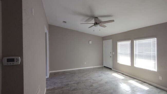 861-863 Meadowlark Cir in Granbury, TX - Building Photo - Building Photo