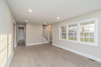 970 Village Ln in Mattituck, NY - Building Photo - Building Photo