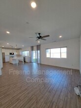 911 Blue Oak Lane W in Madera, CA - Building Photo - Building Photo