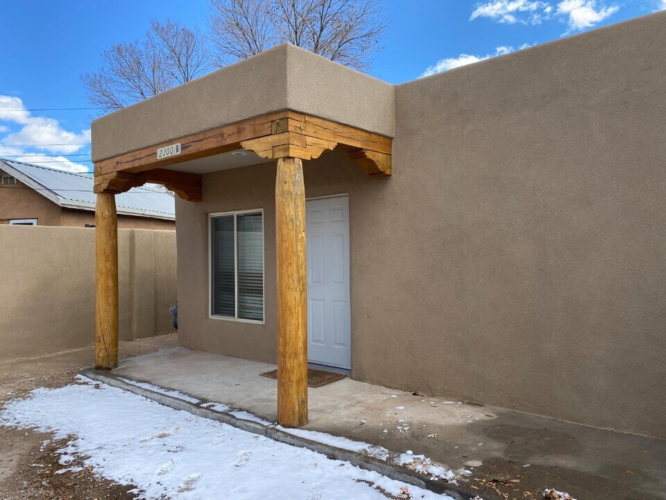 2300 Stevens Dr NE in Albuquerque, NM - Building Photo