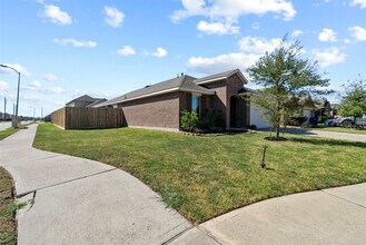 15470 Rancho Joya Wy in Houston, TX - Building Photo - Building Photo