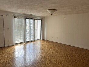 1570 Massachusetts Ave, Unit 308 in Cambridge, MA - Building Photo - Building Photo