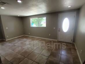 2406 S 69th St in Tampa, FL - Building Photo - Building Photo