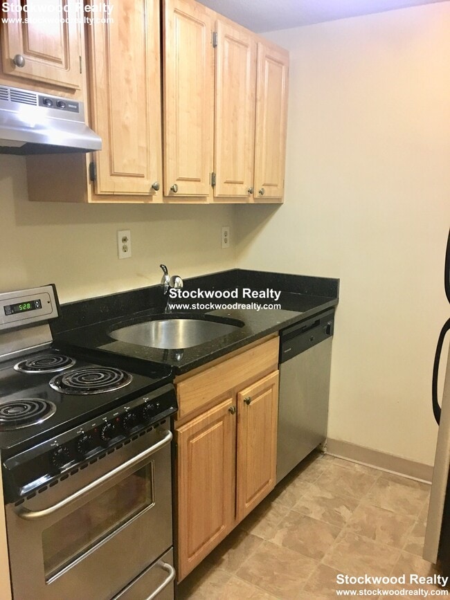 382 Dorchester St, Unit A8