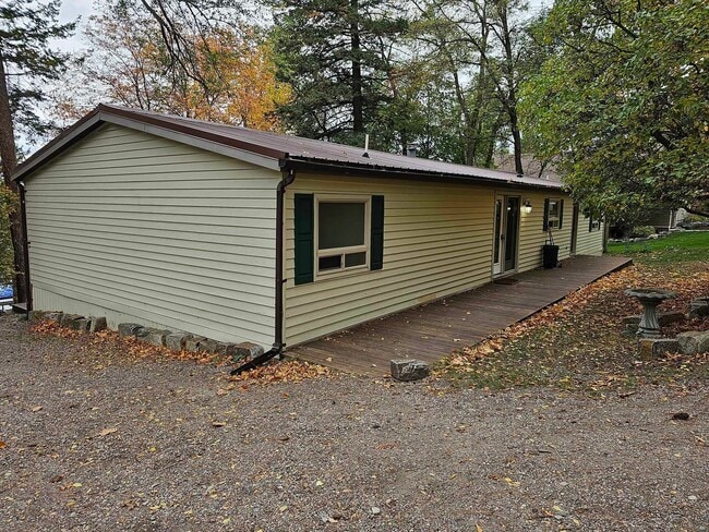 property at 31468 W Kings Point Rd