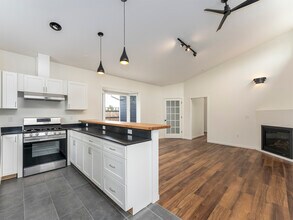 3534 N Alaska Pl in Portland, OR - Foto de edificio - Building Photo