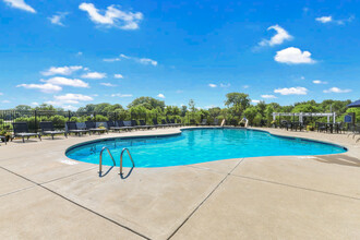 775 Southwind Dr in Lake Geneva, WI - Building Photo - Building Photo