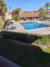 5494 Courtyard Dr in Margate, FL - Building Photo - Building Photo