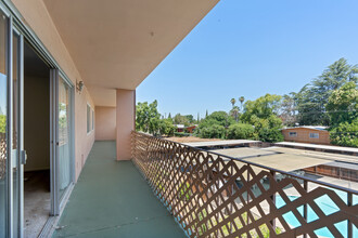 Imperial Manor in Sacramento, CA - Foto de edificio - Interior Photo