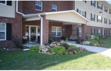 Wyndam Place Senior Residences in Emporia, KS - Foto de edificio - Building Photo