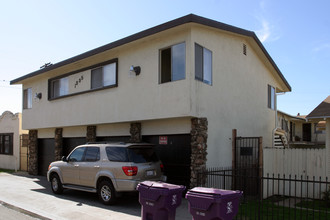 1335 Stanley Ave in Long Beach, CA - Building Photo - Building Photo