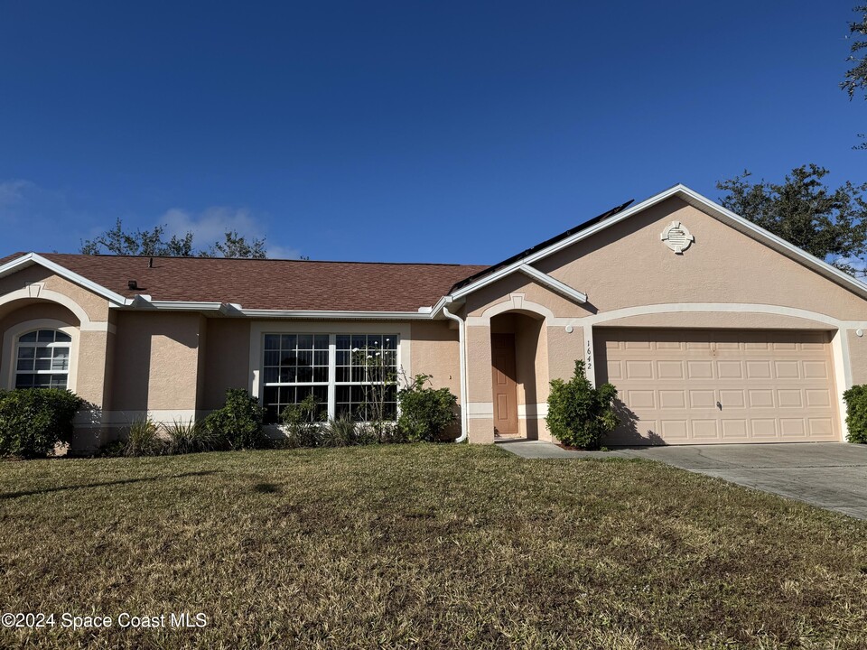 1642 Canon Ave NW in Palm Bay, FL - Building Photo