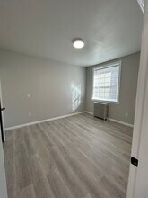 1 Caroline Ave, Unit Unit 2 in St. Clair, PA - Building Photo - Building Photo