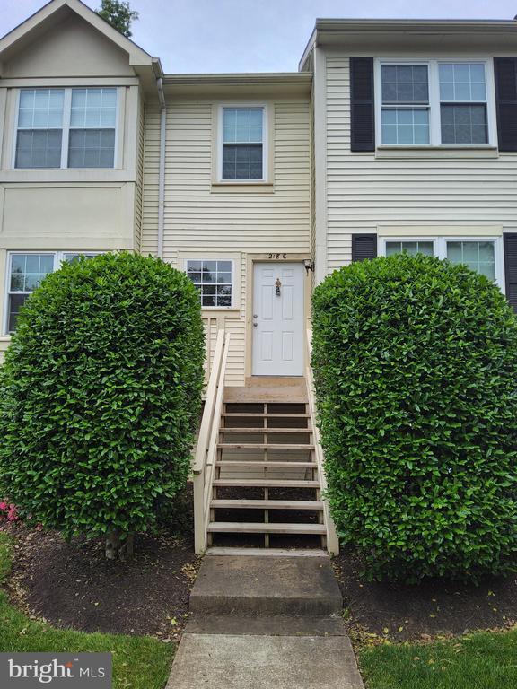 218 Fernwood Pl