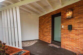 454 NE 93rd St in Miami Shores, FL - Building Photo - Building Photo