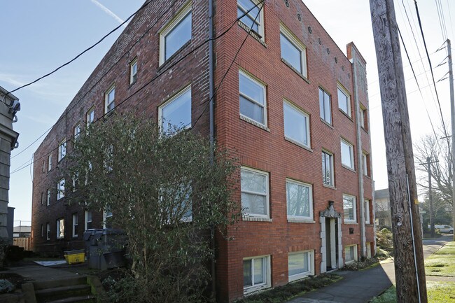 1620 NE 24th Ave in Portland, OR - Foto de edificio - Building Photo